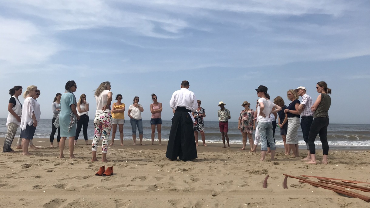 Aikido workshop op het strand